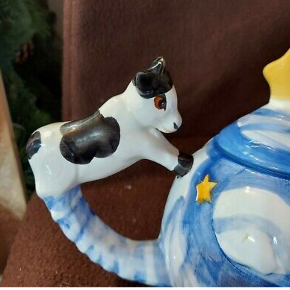 Ceramic Tea Pot. - Picture 4 of 4